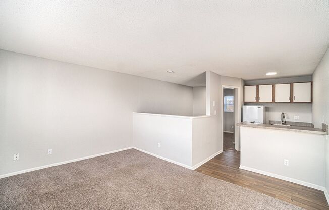 1 bed, 1 bath, 407 sqft, $850, Unit 6924 Unit #12