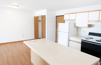 2 beds, 1 bath, 1,008 sqft, $1,175, Unit 629 - 14