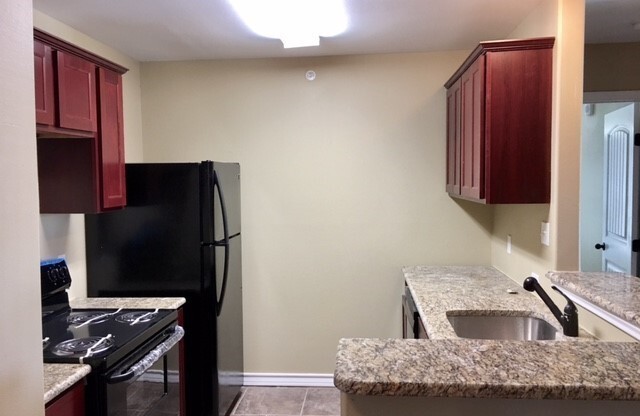 3 beds, 2 baths, 1,250 sqft, $1,450, Unit 207