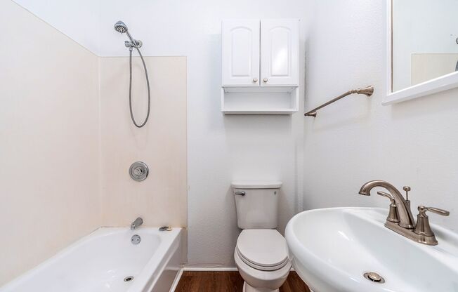 1 bed, 1 bath, 664 sqft, $1,645, Unit 201