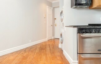 2 beds, 1 bath, $5,295, Unit 5E
