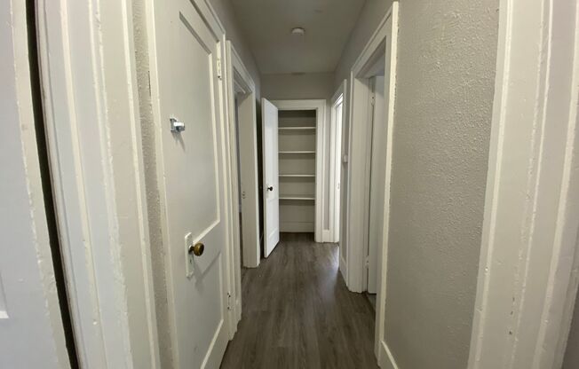 3 beds, 1 bath, 800 sqft, $900, Unit Apt 3