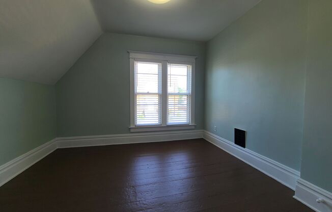 3 beds, 1 bath, $2,400