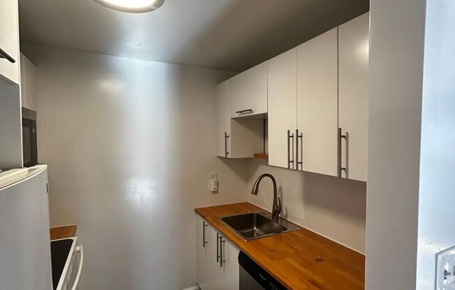 1 bed, 1 bath, 700 sqft, $1,400, Unit #4