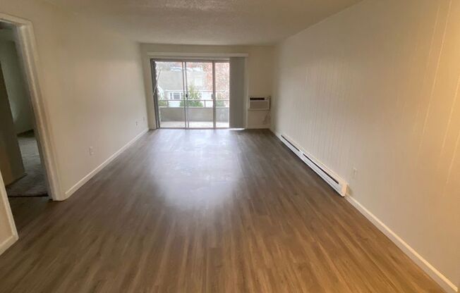 1 bed, 1 bath, 720 sqft, $1,050, Unit 310