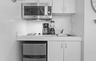 Studio, 1 bath, $2,550, Unit 1706