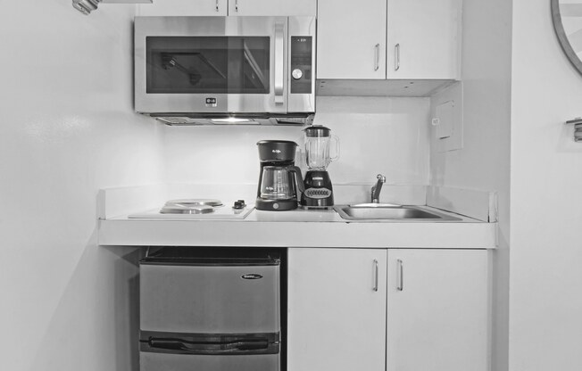 5 TUDOR CITY PL