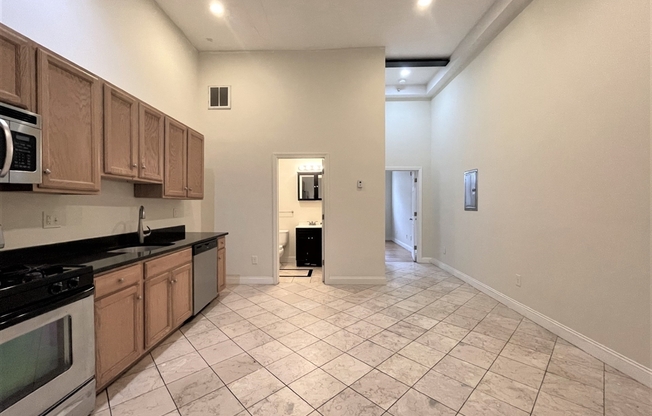 1 bed, 1 bath, 699 sqft, $2,200, Unit 8