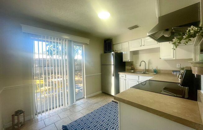 2 beds, 1 bath, 750 sqft, $1,399, Unit 9