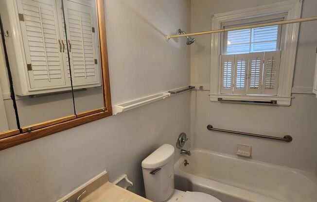 Chapel Hill / 3br House on N. Graham St AVAILABLE NOW