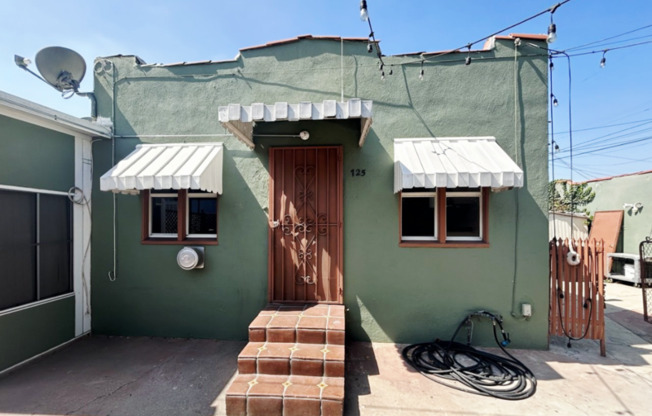 725 E 81 ST