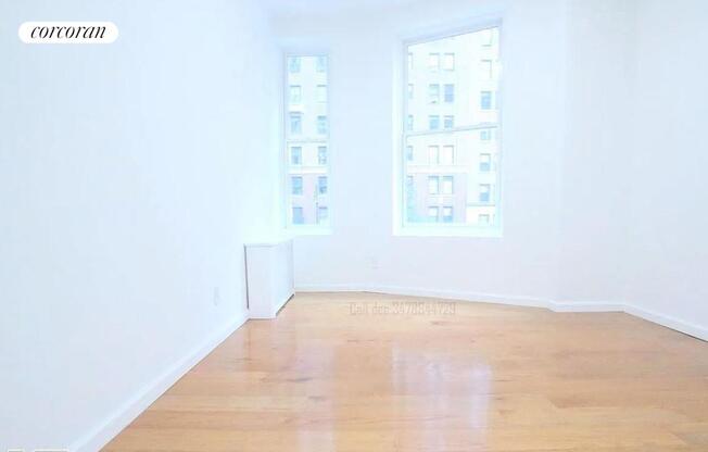 309 W 72 ST