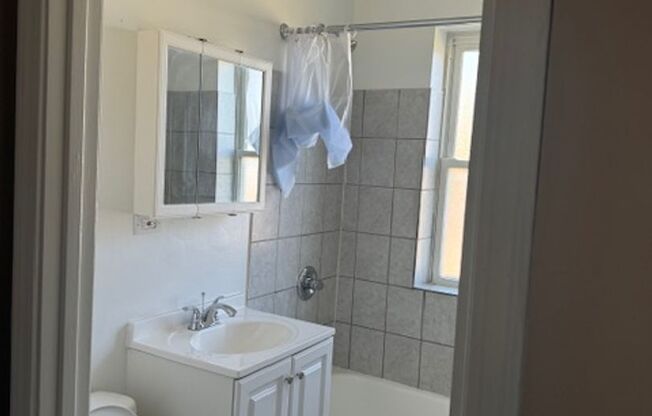 1 bed, 1 bath, $1,475, Unit 6804-2B