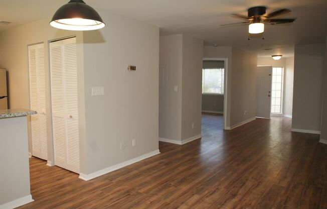 2 beds, 2 baths, $1,300, Unit #6E