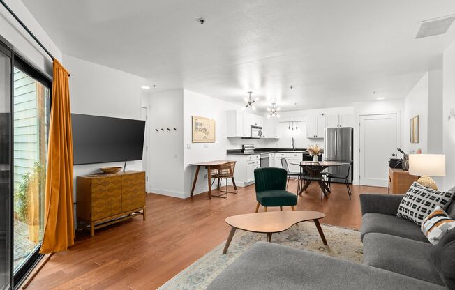McCormick Pier Condo - 1 Bedroom 1 Bath