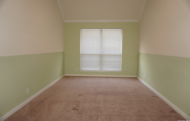 6114 OAKWOOD TRL