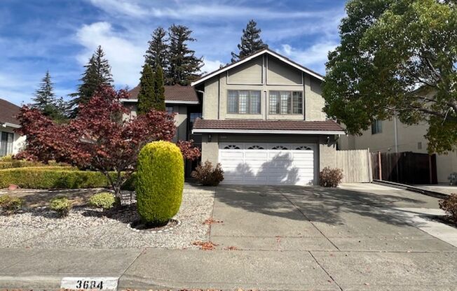 Massive 5 Bedroom Pinole Valley Home Available Now!