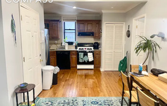 2 beds, 1 bath, $2,895, Unit 4