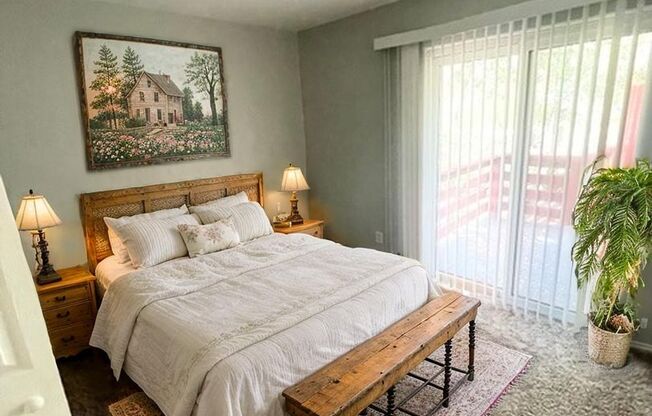 2 beds, 1 bath, 725 sqft, $1,345, Unit 425 E Fountain Pl. - Unit 304