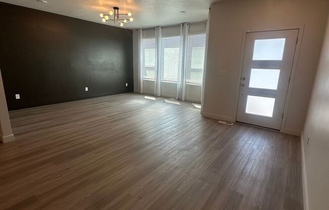 Beautiful Townhome!!!