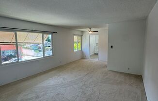 Spacious & Bright 2 Bedroom Apartment in Prime Long Beach Location