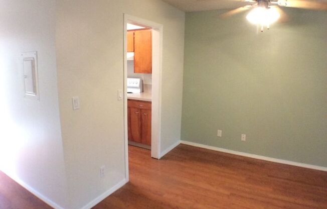 2 beds, 1 bath, 740 sqft, $1,465, Unit 204