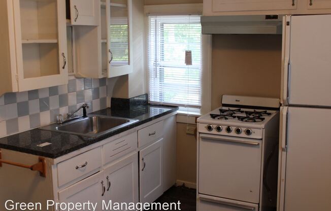 2 BR Close to Medical Mile with hardwood floors & in unit laundry