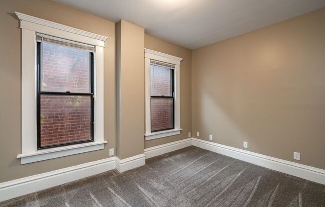 2 beds, 1 bath, $1,675, Unit 860 Summit St.