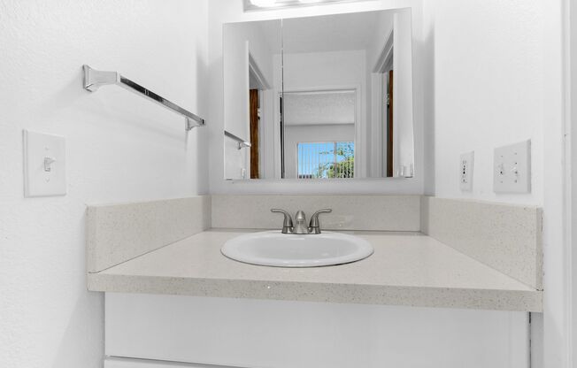 Studio, 1 bath, $1,300, Unit 9