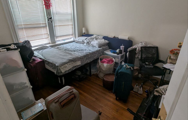 2 beds, 1 bath, $2,950, Unit 3
