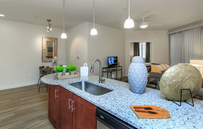 2 beds, 2 baths, 1,038 sqft, $1,920, Unit 2041