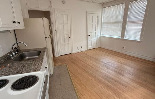 1 bed, 1 bath, 350 sqft, $625, Unit 314