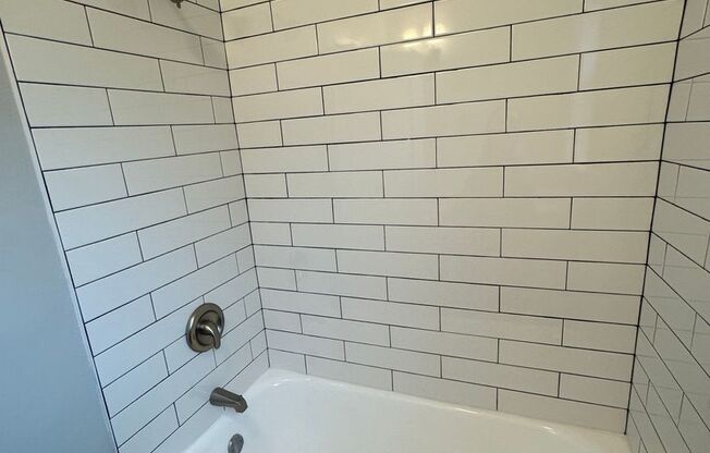 1 bed, 1 bath, 590 sqft, $1,745, Unit 609-2H