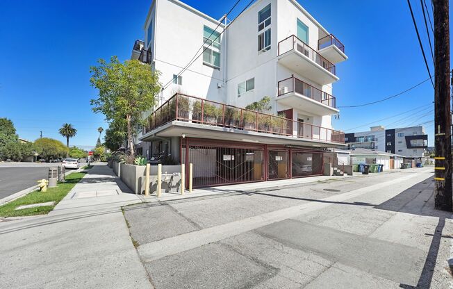 5455 Inglewood Blvd.