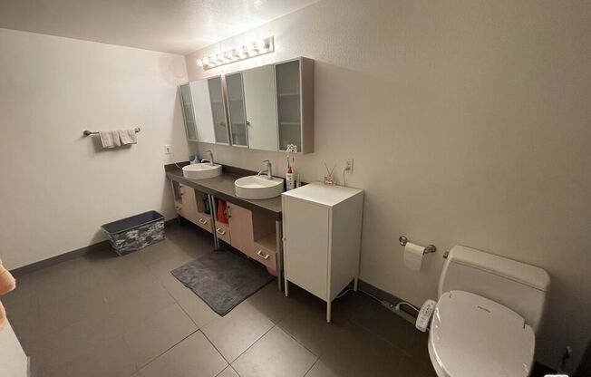 1 bed, 2 baths, 1,130 sqft, $2,800, Unit 235