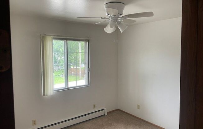 August Management presents the Colonial Apartments in New Holstein