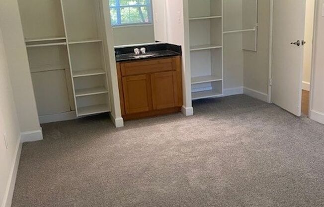 2 beds, 1 bath, 863 sqft, $2,025, Unit 5335 #6