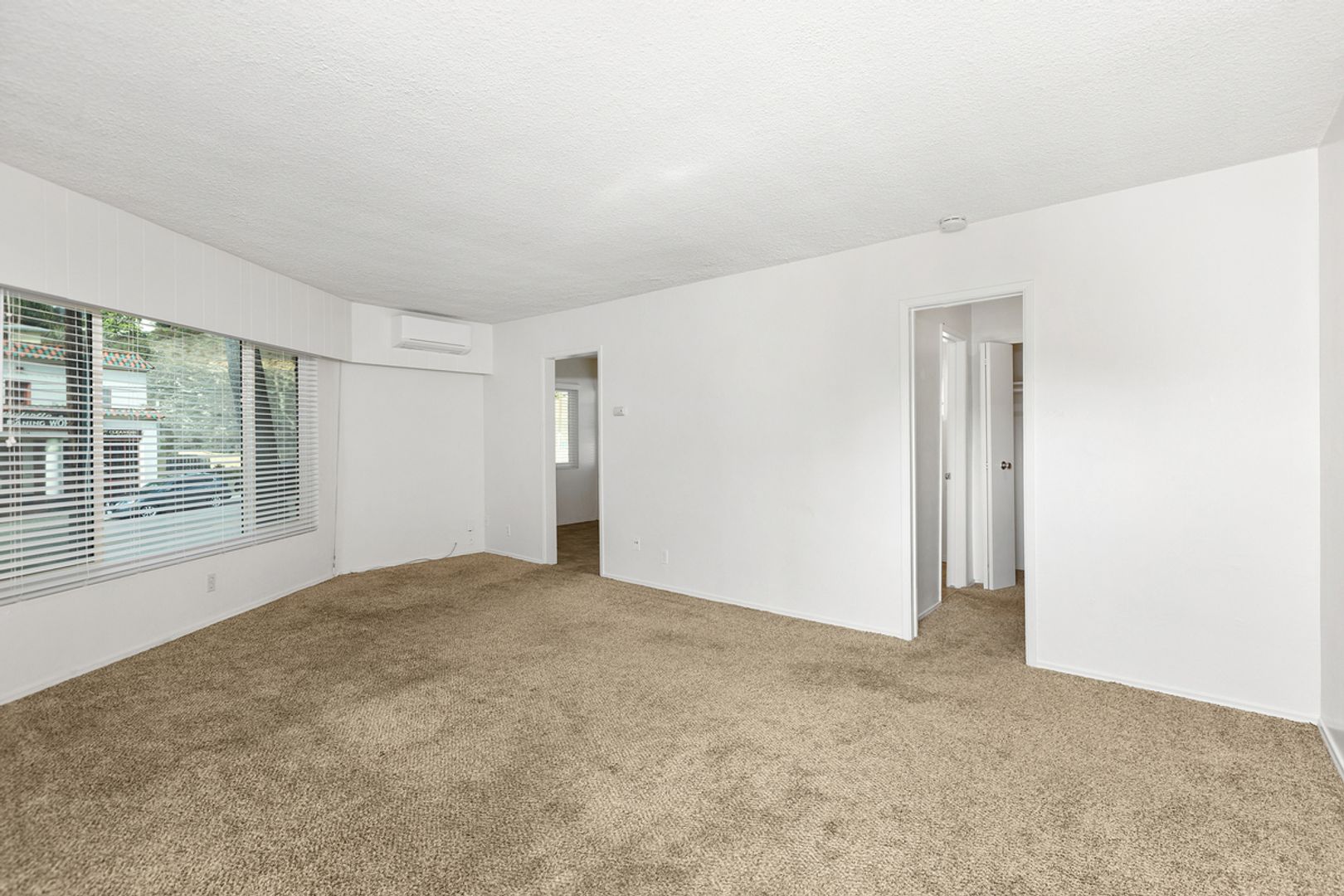 3525 REYNARD WAY