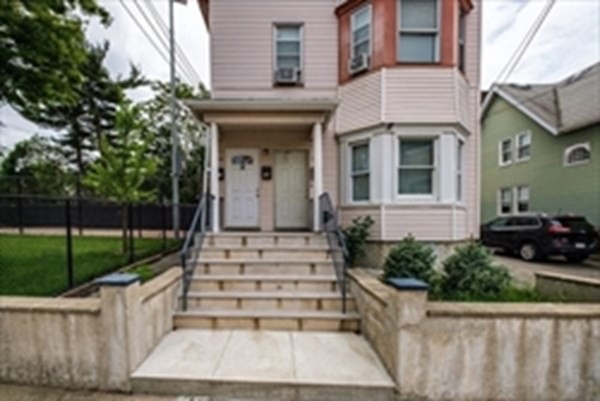 3 beds, 1 bath, 1,100 sqft, $2,500, Unit 3