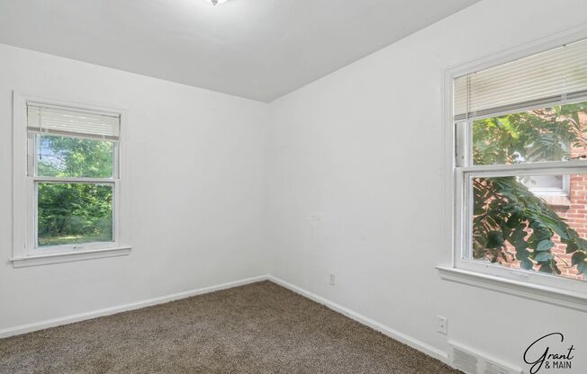 3 beds, 1 bath, $1,300