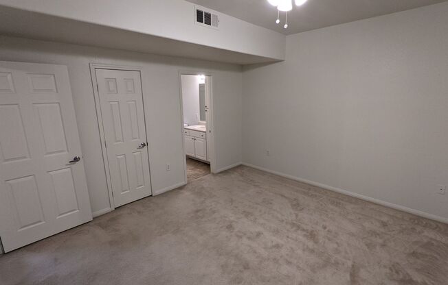 1 bed, 1 bath, $1,250, Unit # 2296