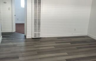 ONSITE MANAGER, ONSITE LAUNDRY, CLOSE TO PACKING DISTRICT