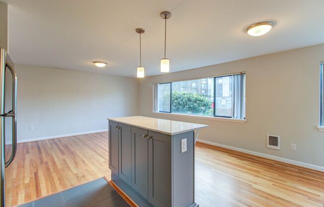 1418 On Queen Anne Apartments