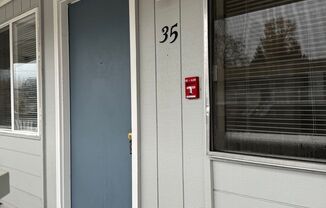 1 bed, 1 bath, $850, Unit #35