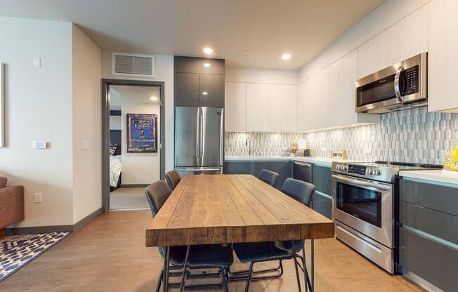 1 bed, 1 bath, 601 sqft, $2,595, Unit 409