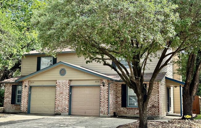 3 BD/2.5 BATH AVAILABLE FOR IMMEDIATE MOVE IN! NW SAN ANTONIO/MEDICAL CENTER
