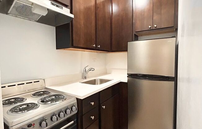 Studio, 1 bath, 308 sqft, $1,195, Unit 104