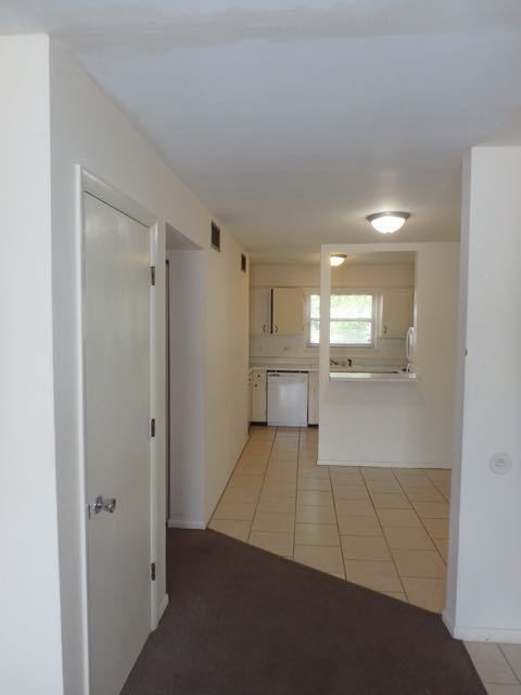 2 beds, 1.5 baths, $995, Unit 5