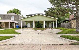Fantastic 2BD/1.5BTH Located in Norman, Conveniently located off of 12 AVE & E Lindsey St!!