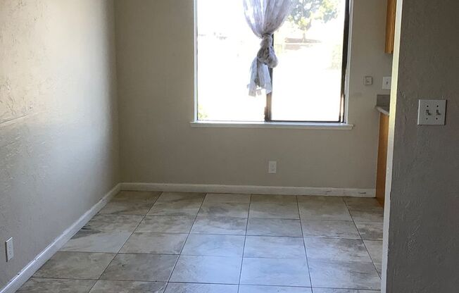 (254): 709 10th St (Apts A-C)